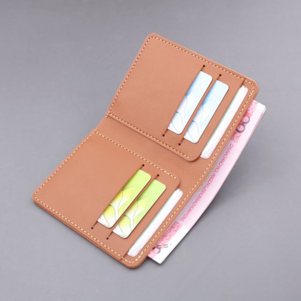 Vertical Men Wallet Is Fashionable And Slim